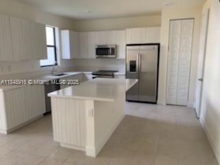 8109 NW 105th Ave in Doral, FL - Foto de edificio - Building Photo