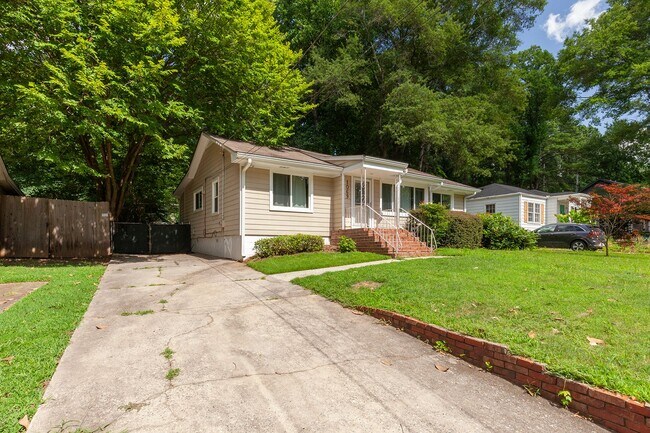 1069 Briar Vista Terrace NE in Atlanta, GA - Building Photo - Building Photo