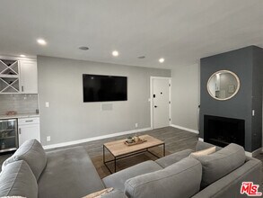 940 7th St in Santa Monica, CA - Building Photo - Building Photo