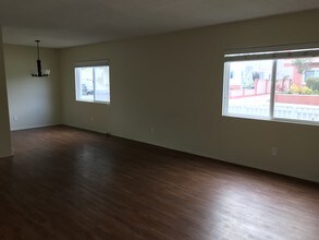 2016 Ruhland Ave, Unit # A in Redondo Beach, CA - Building Photo - Building Photo