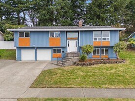 7813 S Alaska St in Tacoma, WA - Building Photo