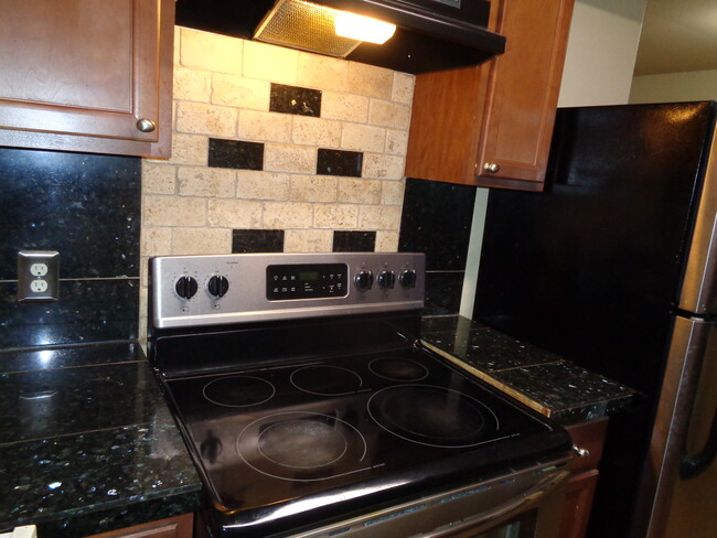 946 Jennifer Jean Dr in Baton Rouge, LA - Building Photo - Building Photo