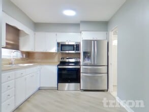 4167 Pompano Rd in Venice, FL - Foto de edificio - Building Photo