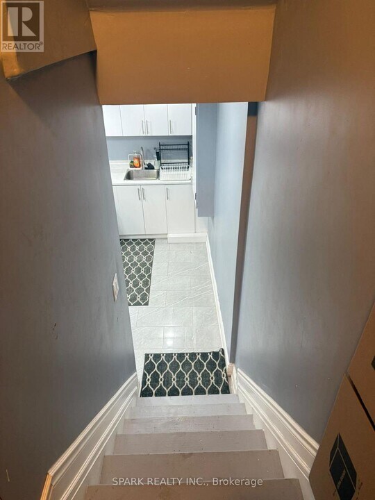 140 Windflower Dr in Kitchener, ON - Building Photo
