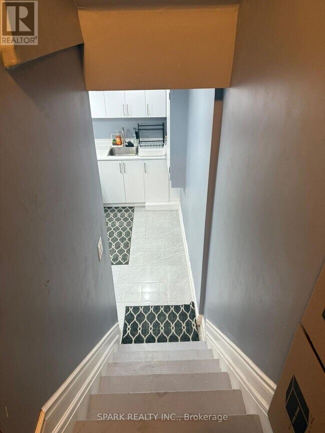 property at 140 Windflower Dr