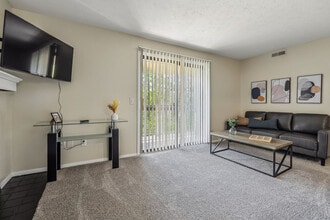 8083 Running Fox Rd in Columbus, OH - Building Photo - Building Photo
