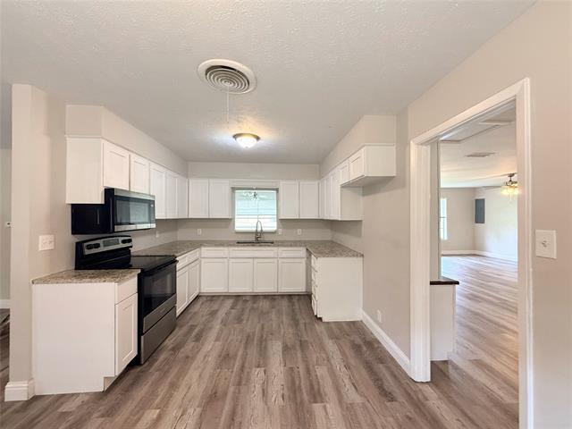 4075 Old Bonham Rd in Paris, TX - Building Photo - Building Photo