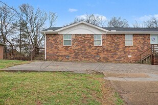 3710 Brickmont Dr in Nashville, TN - Building Photo