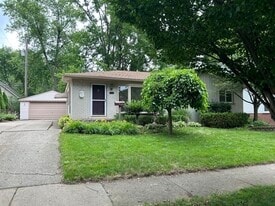 1354 Catalpa Dr in Rochester, MI - Building Photo
