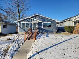 4922 S Harrison St in Fort Wayne, IN - Building Photo