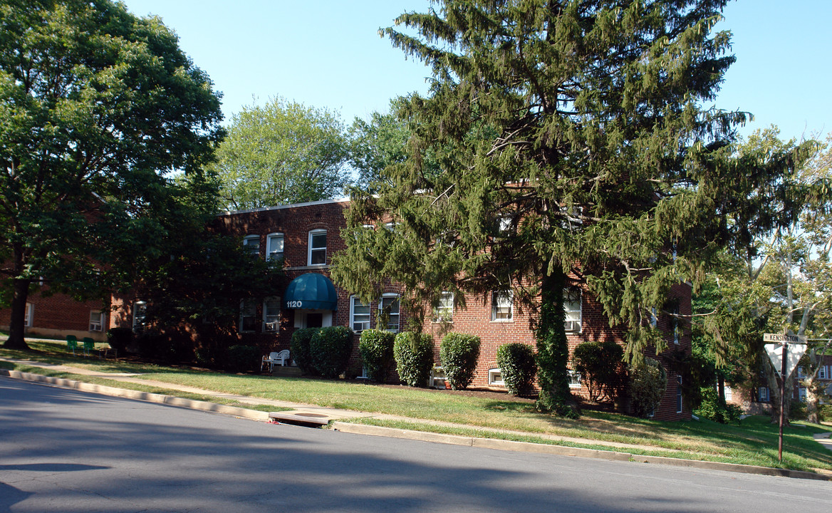 1120 N Kensington St in Arlington, VA - Building Photo