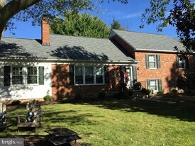 1048 Dalebrook Dr in Alexandria, VA - Building Photo