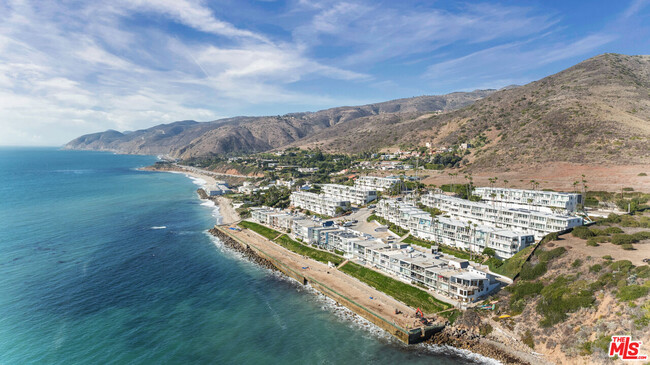 11882 Starfish Ln in Malibu, CA - Building Photo - Building Photo