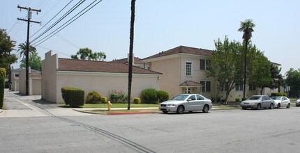 523 W Foothill Blvd in Monrovia, CA - Building Photo - Building Photo