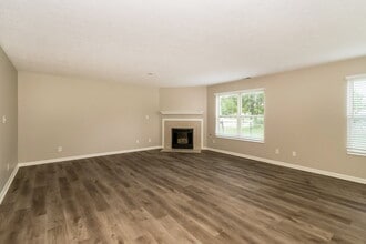 7538 Sergi Canyon Dr in Indianapolis, IN - Foto de edificio - Building Photo