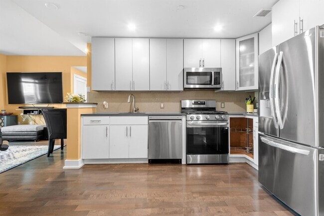 3312 Hudson Ave, Unit 3L in Union City, NJ - Building Photo - Building Photo