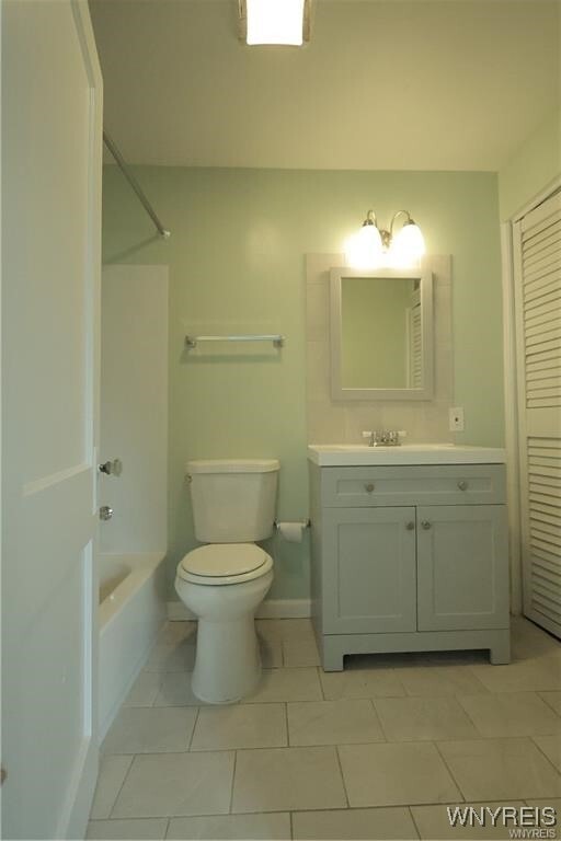 property at 1927 Center Rd
