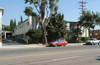 232 N Verdugo Rd in Glendale, CA - Building Photo - Building Photo