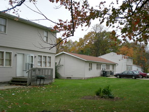 The Courtland Avenue Apartments in Akron, OH - Building Photo - Building Photo