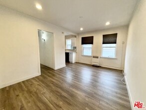 1326 S Bronson Ave in Los Angeles, CA - Building Photo - Building Photo