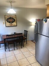 Legacy Townhome - Spacious Townhomes in Chico, CA - Foto de edificio - Interior Photo