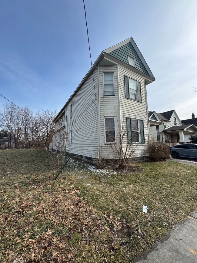 3821 E 55th St in Cleveland, OH - Building Photo - Building Photo