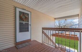 22 Bolton Ct in Franklin Township, NJ - Building Photo - Building Photo