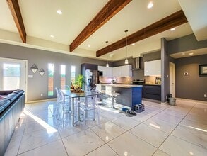 2375 Oak Breeze Cir, Unit 914 in Eagle Pass, TX - Building Photo - Building Photo