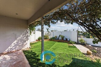 2215 Marigold Pl in San Diego, CA - Building Photo - Building Photo