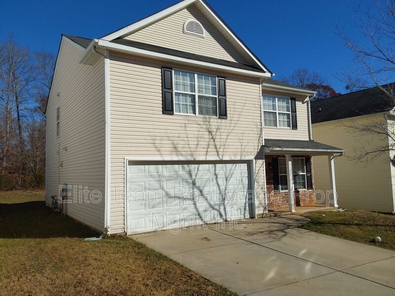 5123 Raspberry Knoll Dr in Charlotte, NC - Building Photo