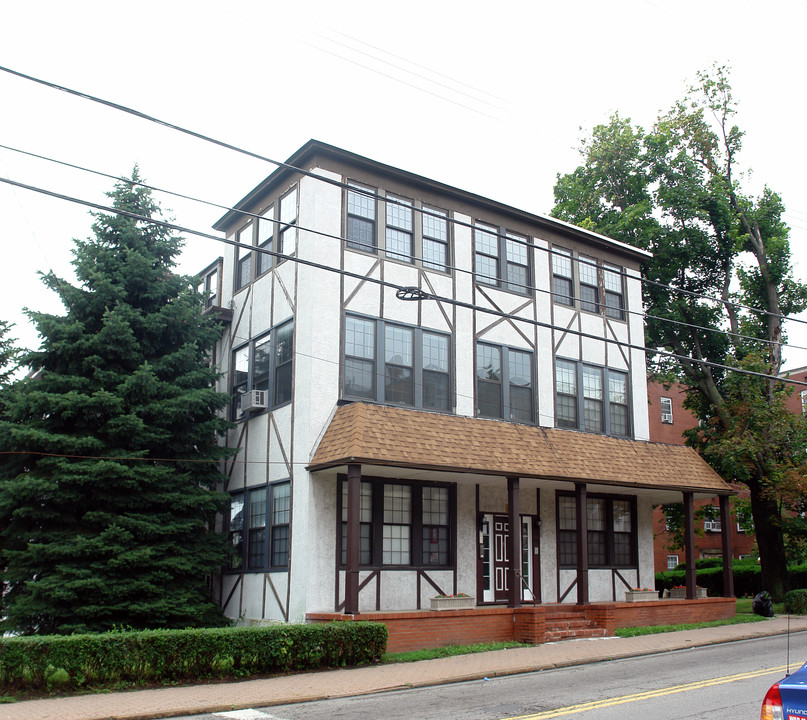 803 S Negley Ave in Pittsburgh, PA - Building Photo