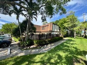 144 Weybridge Cir in Royal Palm Beach, FL - Building Photo - Building Photo