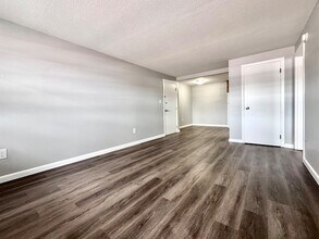 4 Old Colony Ln, Unit 11 in Arlington, MA - Building Photo - Building Photo