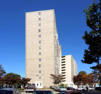 Harborview Towers in Bridgeport, CT - Foto de edificio - Building Photo