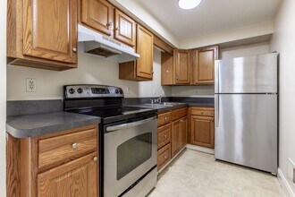 182 W Warrington Ave in Pittsburgh, PA - Building Photo - Building Photo