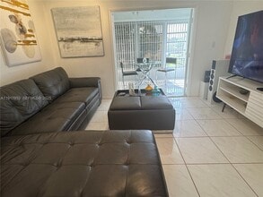 6050 NW 64th Ave in Tamarac, FL - Building Photo - Building Photo