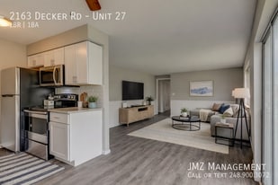 2163 Decker Rd in Walled Lake, MI - Building Photo