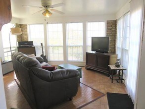 241 Mount Pisgah Dr in Comfort, TX - Building Photo - Building Photo