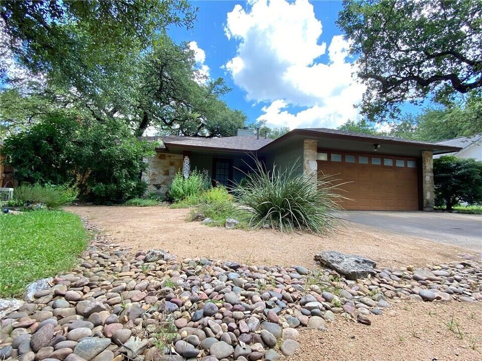 8004 Downing St in Austin, TX - Building Photo