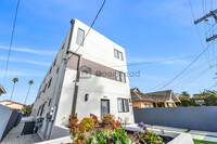 1543 W 37th Pl in Los Angeles, CA - Foto de edificio - Building Photo