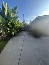 5850 Cedarglen Dr in Azusa, CA - Building Photo - Building Photo