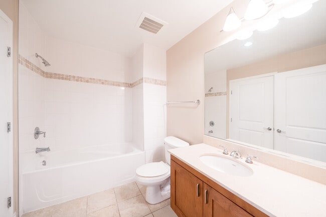 475 Redwood St in San Diego, CA - Building Photo - Building Photo