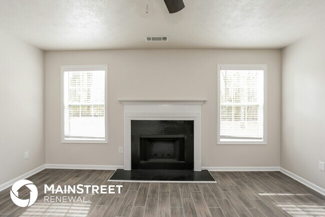 210 Makenna Dr in Hampton, GA - Building Photo - Building Photo