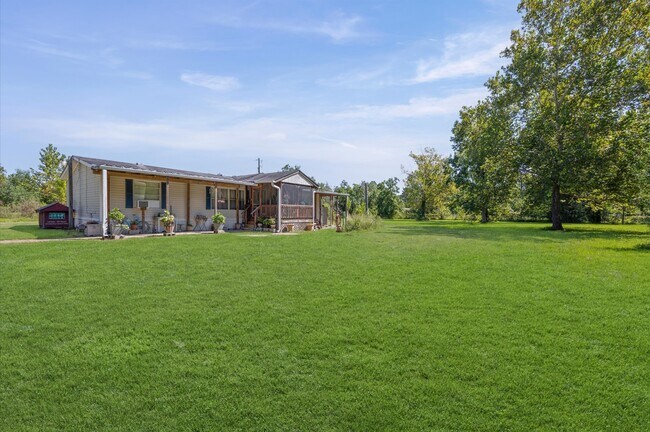 806 Co Rd 2112 in Liberty, TX - Building Photo - Building Photo