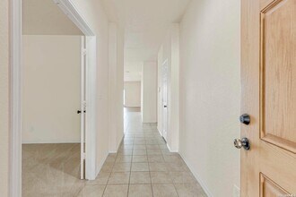 322 Walnut Crest in Selma, TX - Foto de edificio - Building Photo