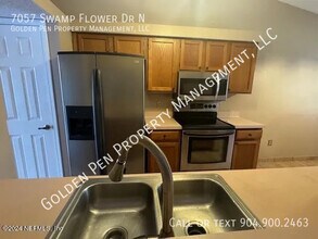 7057 Swamp Flower Dr N in Jacksonville, FL - Building Photo - Building Photo
