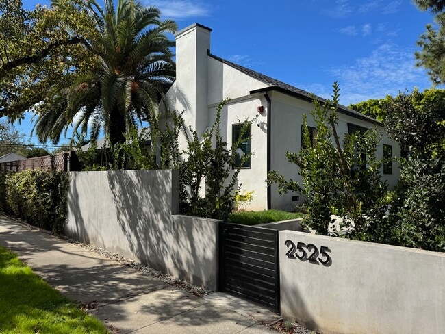 property at 2525 Idaho Ave