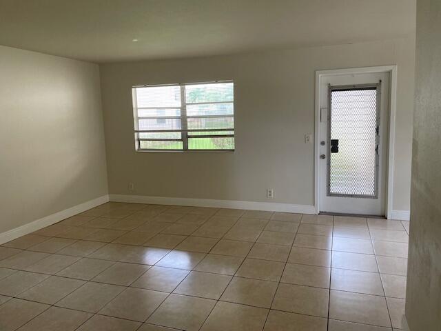 2615 W 67th Pl, Unit 2 in Hialeah, FL - Foto de edificio