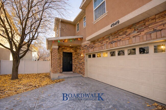 4949 W Duncan Meadow Ln in Riverton, UT - Building Photo - Building Photo