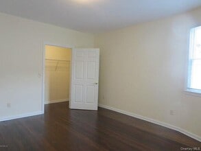 375 Greenwich Ave in Greenwich, CT - Building Photo - Building Photo